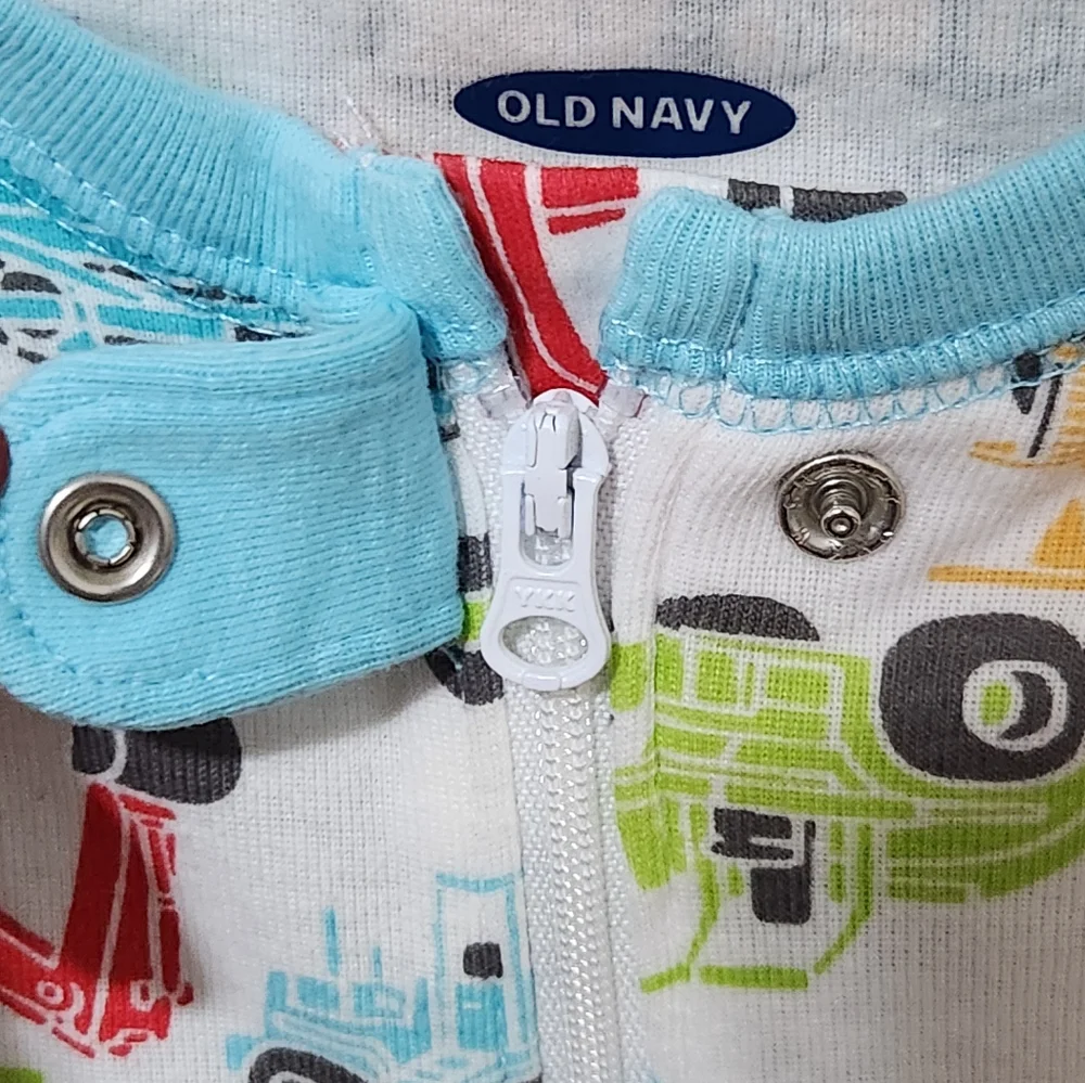NWT Old Navy Pajama Onesie Construction Vehicle Print Size 5T